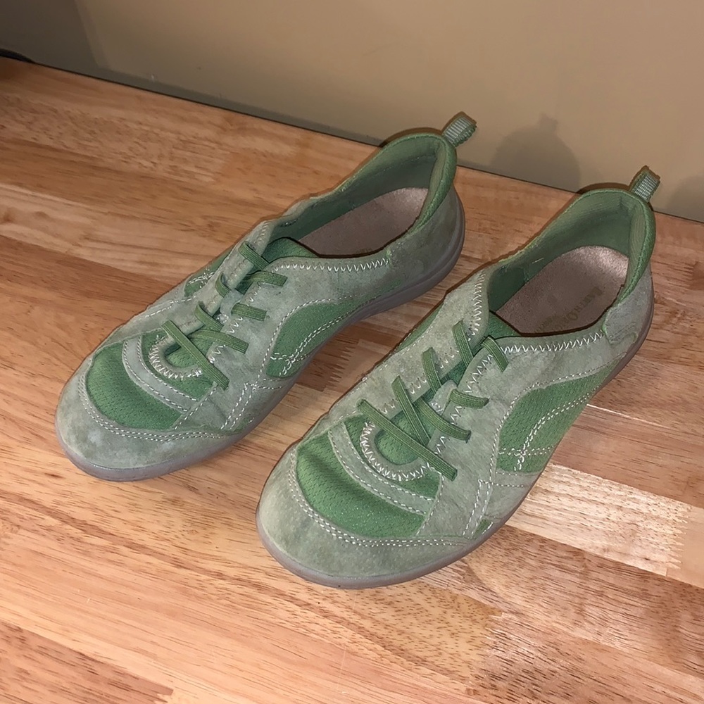 EarthOrgins by Earth Green Sneakers Size 8